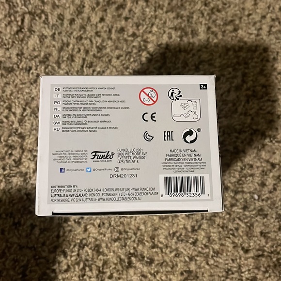 Hideo (Bam Exclusive) - Picture 6 of 6